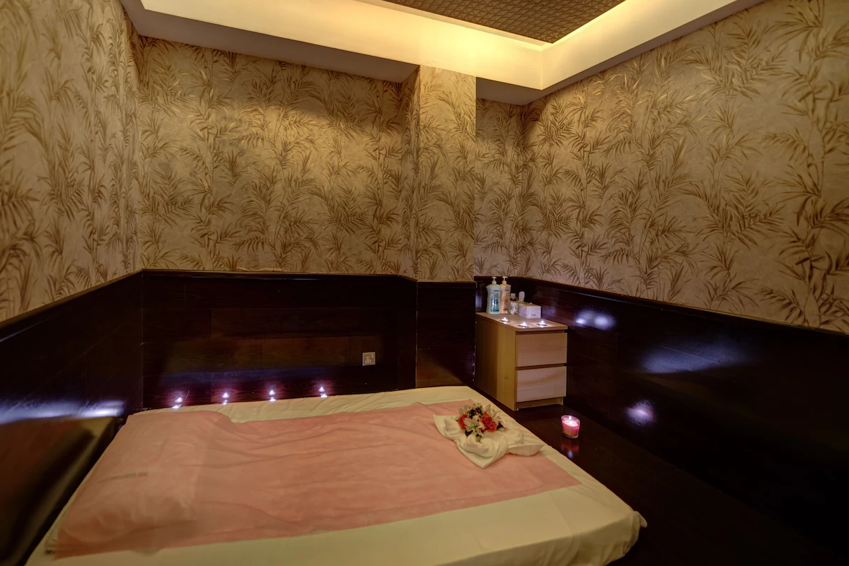 امکانات گلدن تولیپ آل برشا